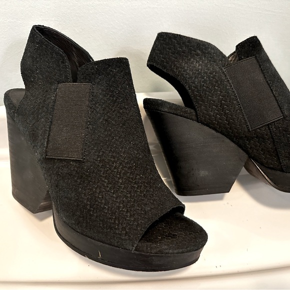 Eileen Fisher Plus Block Heel Sandal - Picture 1 of 8